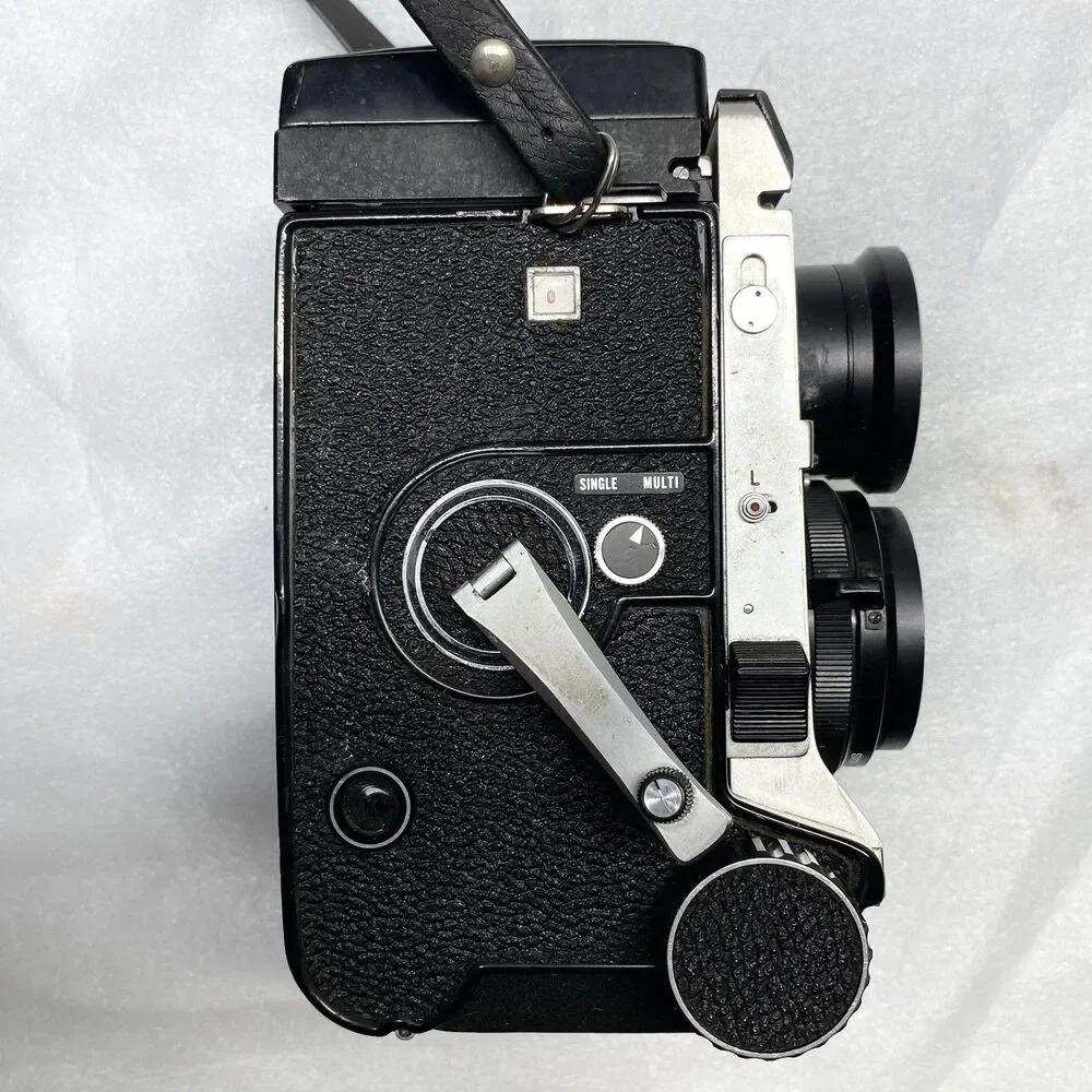 Mamiya C330 Professional with 80mm Blue-dot Lens Waist-Level Finder